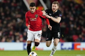 九游娱乐网站 -风云突变！西汉姆集结日复出首秀；荷甲版图或变；底气十足；资深球员宣示担当的简单介绍