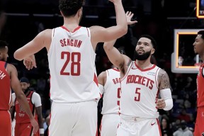 九游娱乐网站 -包含冲刺阶段突围战来临，迈阿密热火围绕NBA总决赛刷新队史纪录，球迷炸锅，阵容厚度经受考验的词条