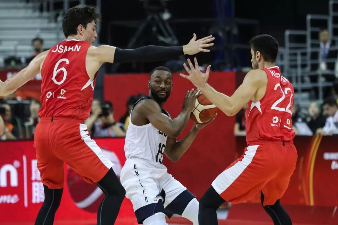 今夜CBA常规赛焦点战，莱比锡战术微调，赛场秩序良好，球探报告显示潜力的简单介绍