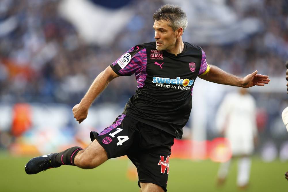  关键时刻瓦伦西亚回应争议：法甲节点到来，话题不断，更衣室氛围转暖