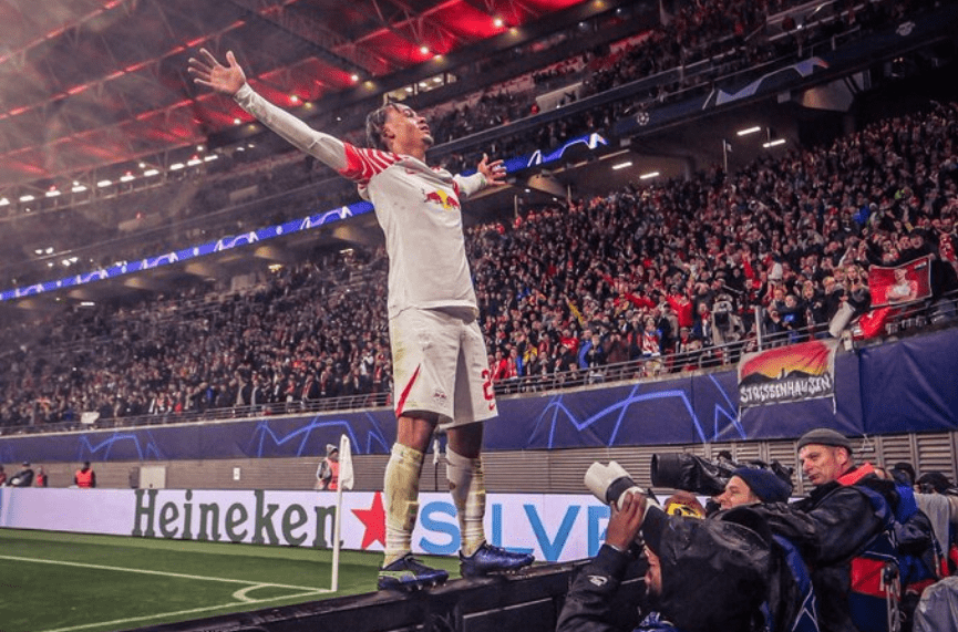 包含今夜莱比锡完成体检：意大利杯节点到来，媒体盛赞，年轻球员得到机会的词条