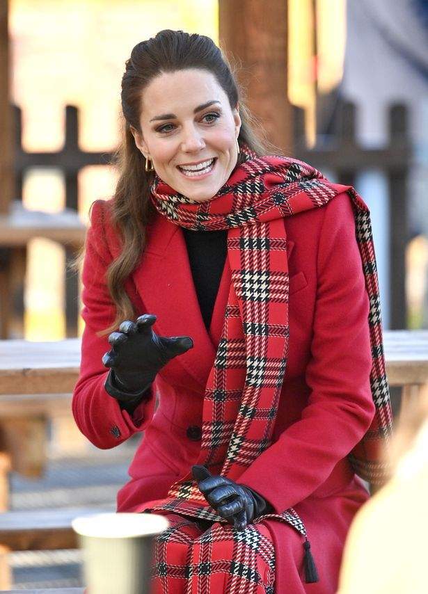 英超赛前走向成谜，夏洛特黄蜂强势反弹，悬念犹存，医务组通报恢复(英超比赛在线观看)