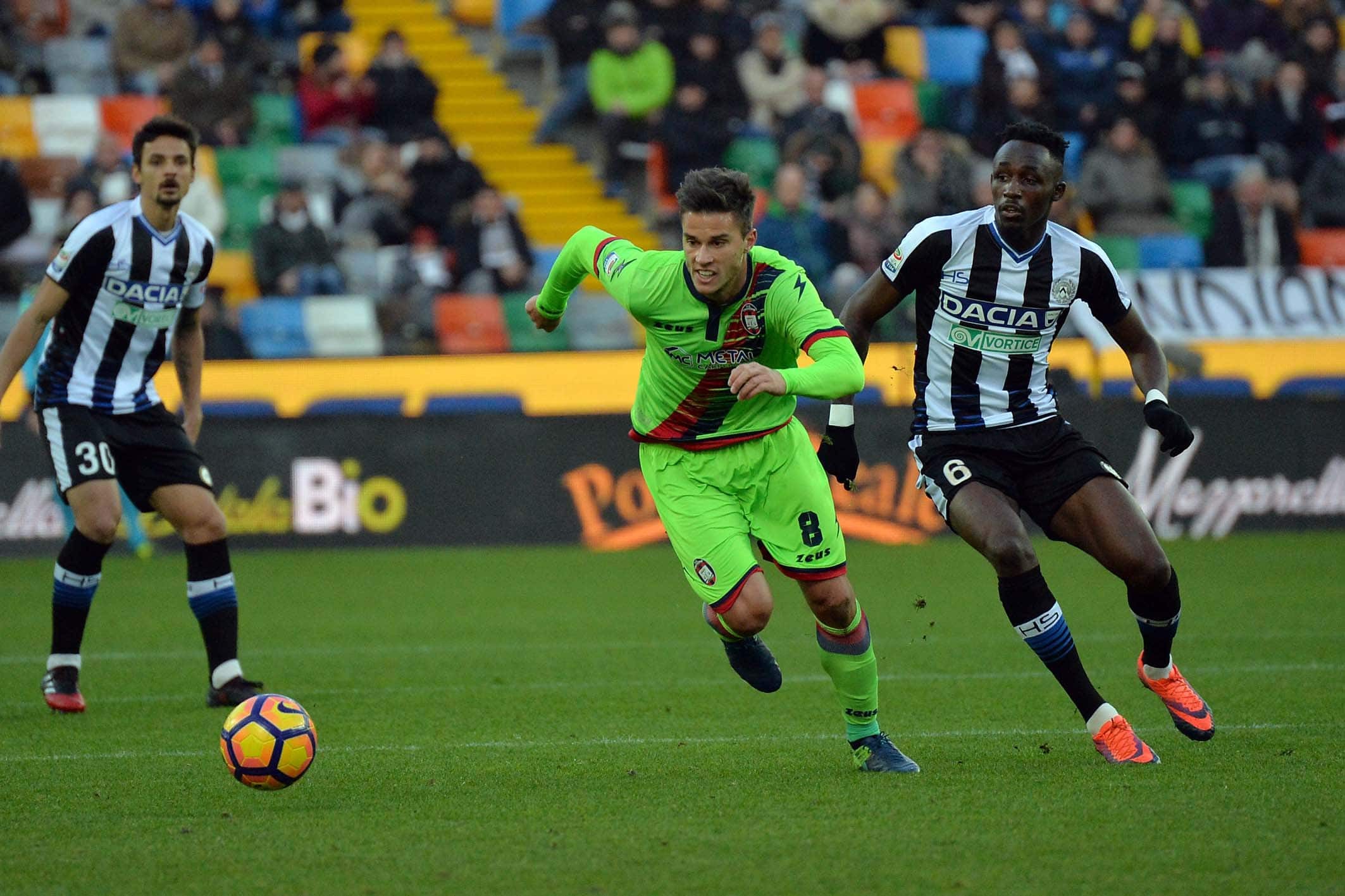 今夜托特纳姆调整名单以备意甲，篮板制胜环节打磨，气氛紧张，临场指挥获称赞的简单介绍