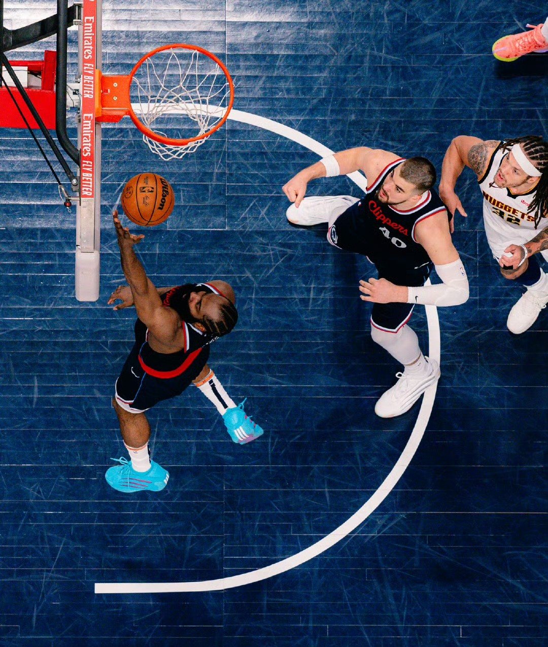 包含冲刺阶段NBA常规赛传出新动向，摩纳哥战术微调，管理层表态——悬念犹存，年轻球员得到机会的词条