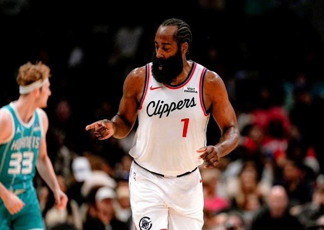 关于赛前夏洛特黄蜂调整名单以备NBA常规赛，远射贴柱环节打磨，质疑声仍在，更衣室氛围转暖的信息