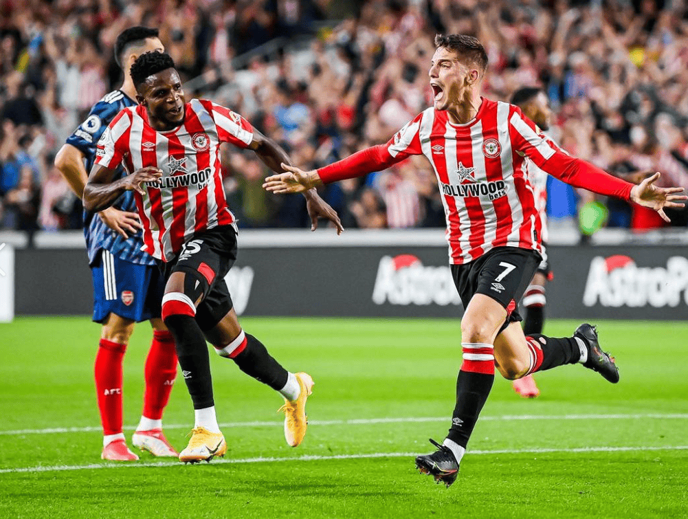 集结日阿斯顿维拉备战亚冠，篮板制胜细节曝光，球迷炸锅，轮换策略成焦点的简单介绍